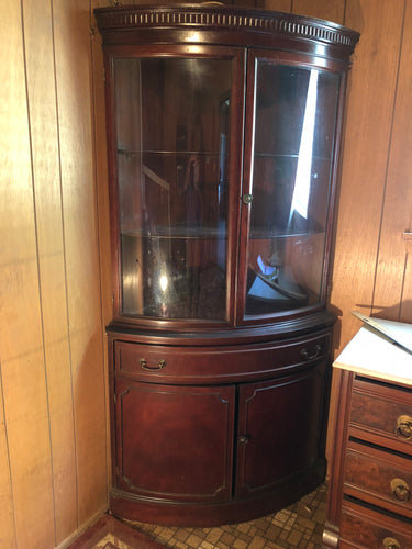 Vintage Mahogany Bow Front Corner Cabinet/Drexel Travis Court